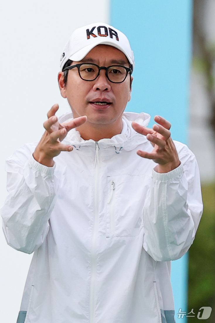 (진천=뉴스1) 안은나 기자 = 김성진 근대5종 국가대표팀 감독이 13일 충북 진천선수촌에서 열린 2026 아이치·나고야 아시안게임 대한근대5종연맹 미디어데이에 참석해 취재진에게 …