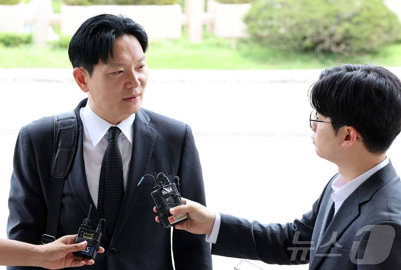 (과천=뉴스1) 김진환 기자 = 쌍방울 대북송금 사건 수사 비위 의혹으로 정직 징계가 청구된 박상용 인천지방검찰청 부부장검사가 13일 오후 경기 과천 법무부에서 진행되는 감찰위원회 …