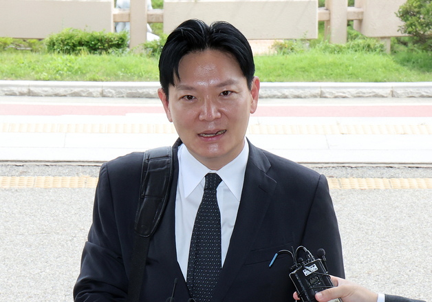 감찰위원회 출석하는 박상용 검사