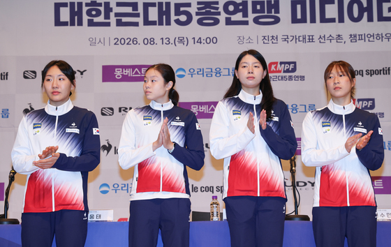 손뼉치는 성승민·신수민·김유리·장하은