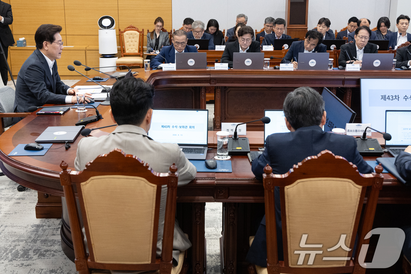 (서울=뉴스1) 이재명 기자 = 이재명 대통령이 13일 청와대에서 열린 수석보좌관회의에서 발언을 하고 있다. 2026.8.13/뉴스1