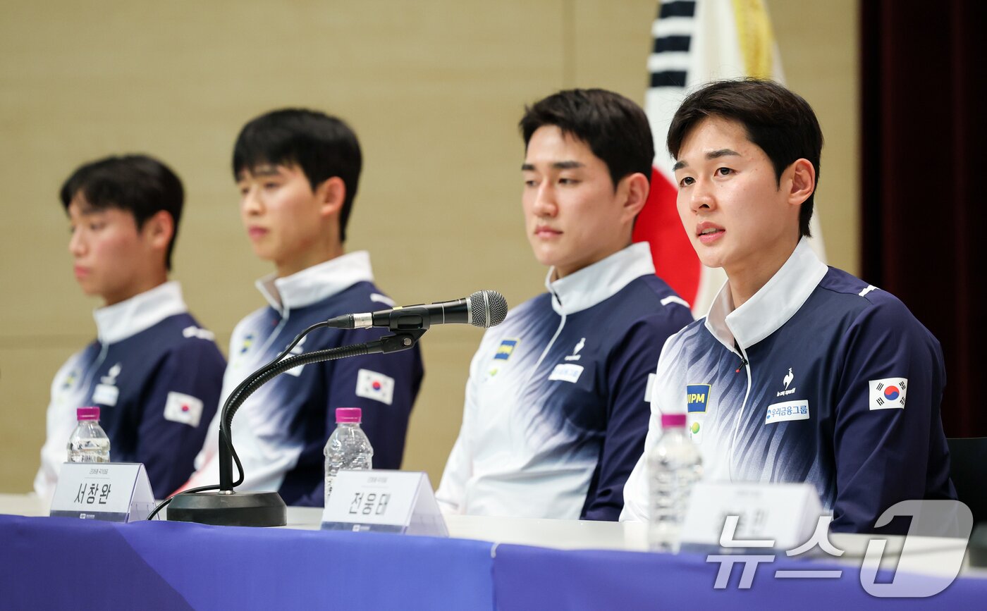 본문 이미지 - 근대5종 국가대표팀 주장 전웅태가 13일 충북 진천선수촌에서 열린 2026 아이치·나고야 아시안게임 대한근대5종연맹 미디어데이에 참석해 취재진 질문에 답하고 있다. 2026.8.13 ⓒ 뉴스1 안은나 기자