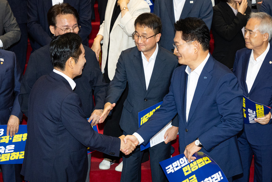 인사 나누는 정청래·송영길
