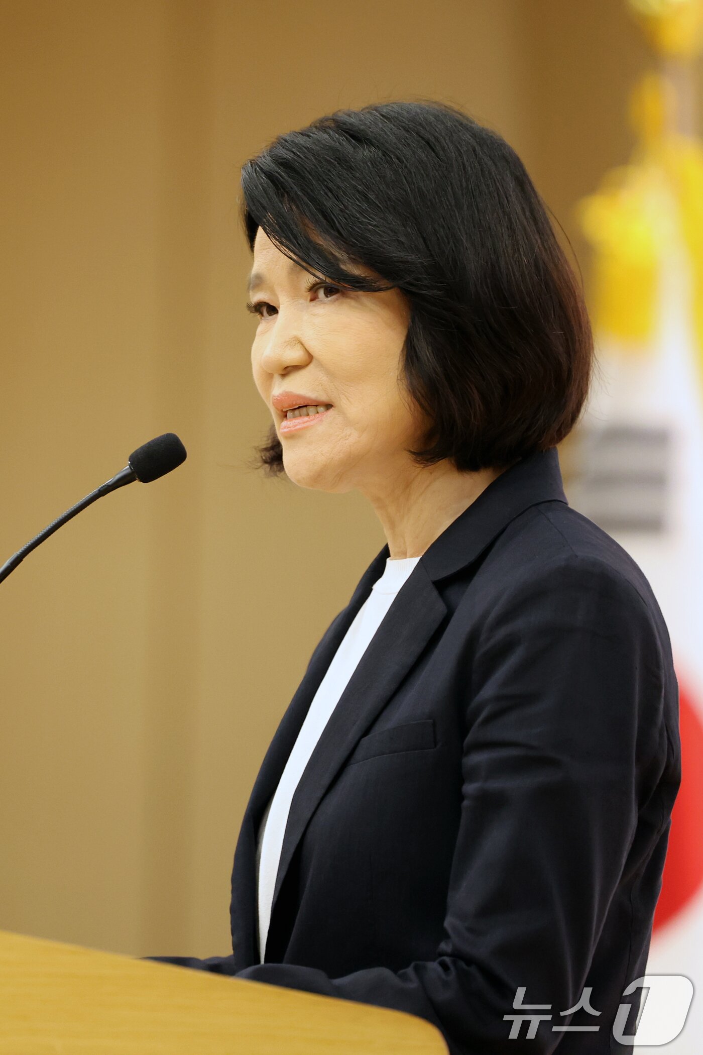 본문 이미지 - 이진숙 국민의힘 의원이 13일 오후 서울 여의도 국회 도서관에서 열린 '5·18 민주화운동의 재조명 국회공개포럼'에서 환영사를 하고 있다. 2026.8.13 ⓒ 뉴스1 황기선 기자