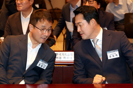 대화하는 한병도 당대표 직무대행과 장동혁 대표