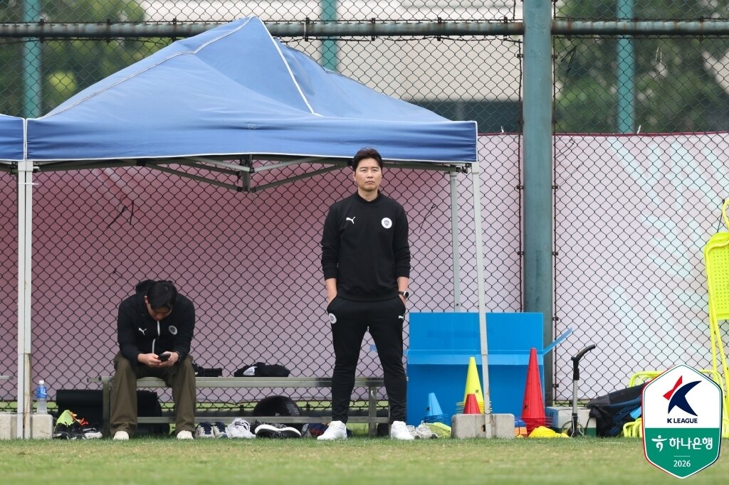 본문 이미지 - 은퇴 후 K리그2 용인FC 테크니컬 디렉터로 활동하고 있는 이동국(한국프로축구연맹 제공)