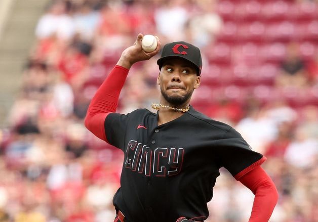 MLB 신시내티 에이스 그린, 토미 존 수술…2027시즌 복귀 불투명
