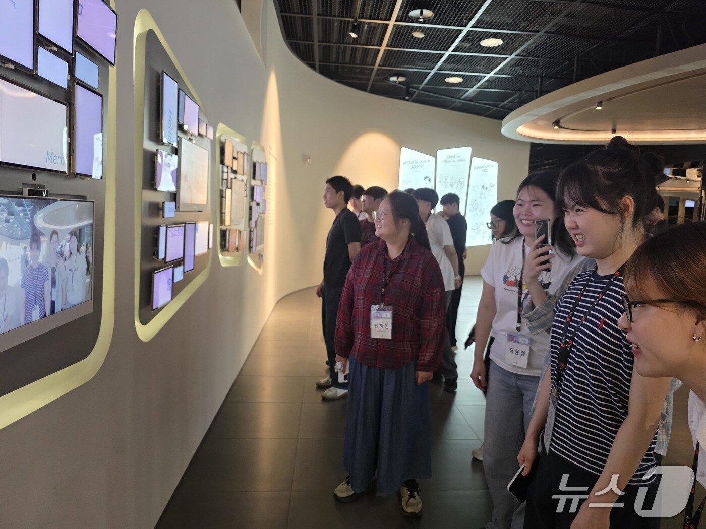 본문 이미지 - 뉴스1 대학생미래포럼에 참가한 대학생들이 29일 경기 수원 삼성전자 삼성이노베이션뮤지엄을 방문했다. 2026.7.29 ⓒ 뉴스1 정윤미 기자