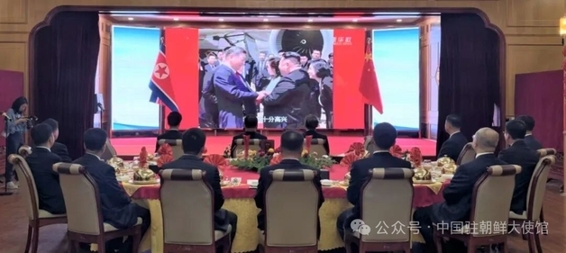 주북 中대사 "북중관계 새로운 역사적 출발점…더욱 발전 기대"