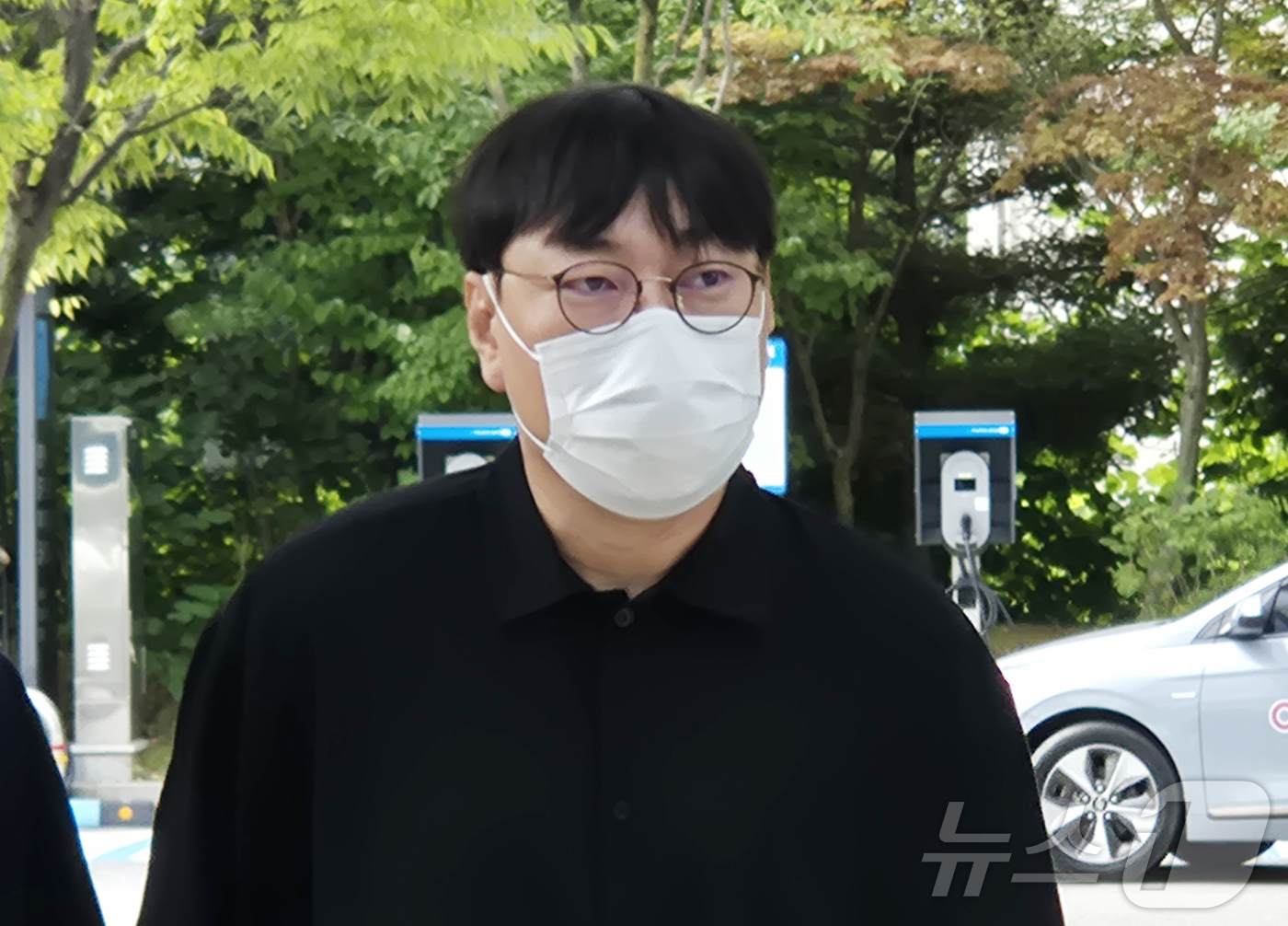 (여주=뉴스1) 양희문 기자 = 개그맨 이진호가 14일 수원지법 여주지원에서 열린 음주운전 및 불법도박 혐의 사건 첫 공판에 출석하고 있다. 2026.8.14/뉴스1