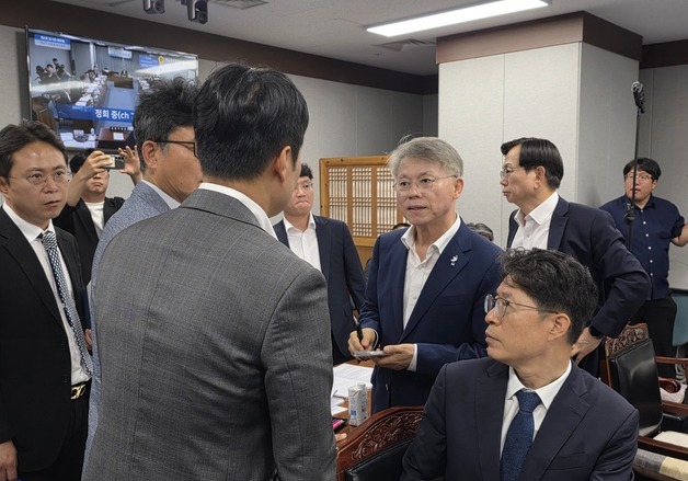 기차시간 변경하는 민형배 시장