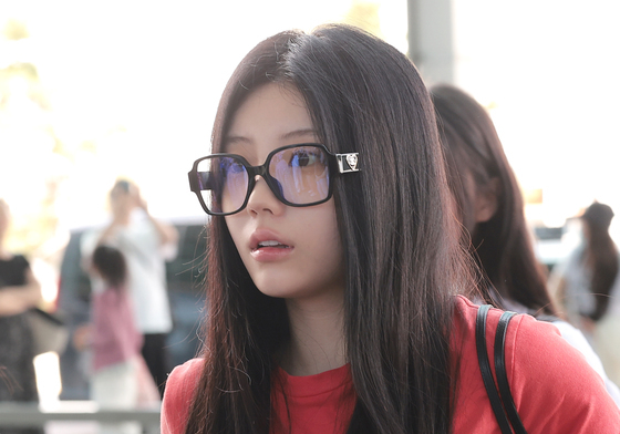 아일릿 원희, 예쁜 안경소녀