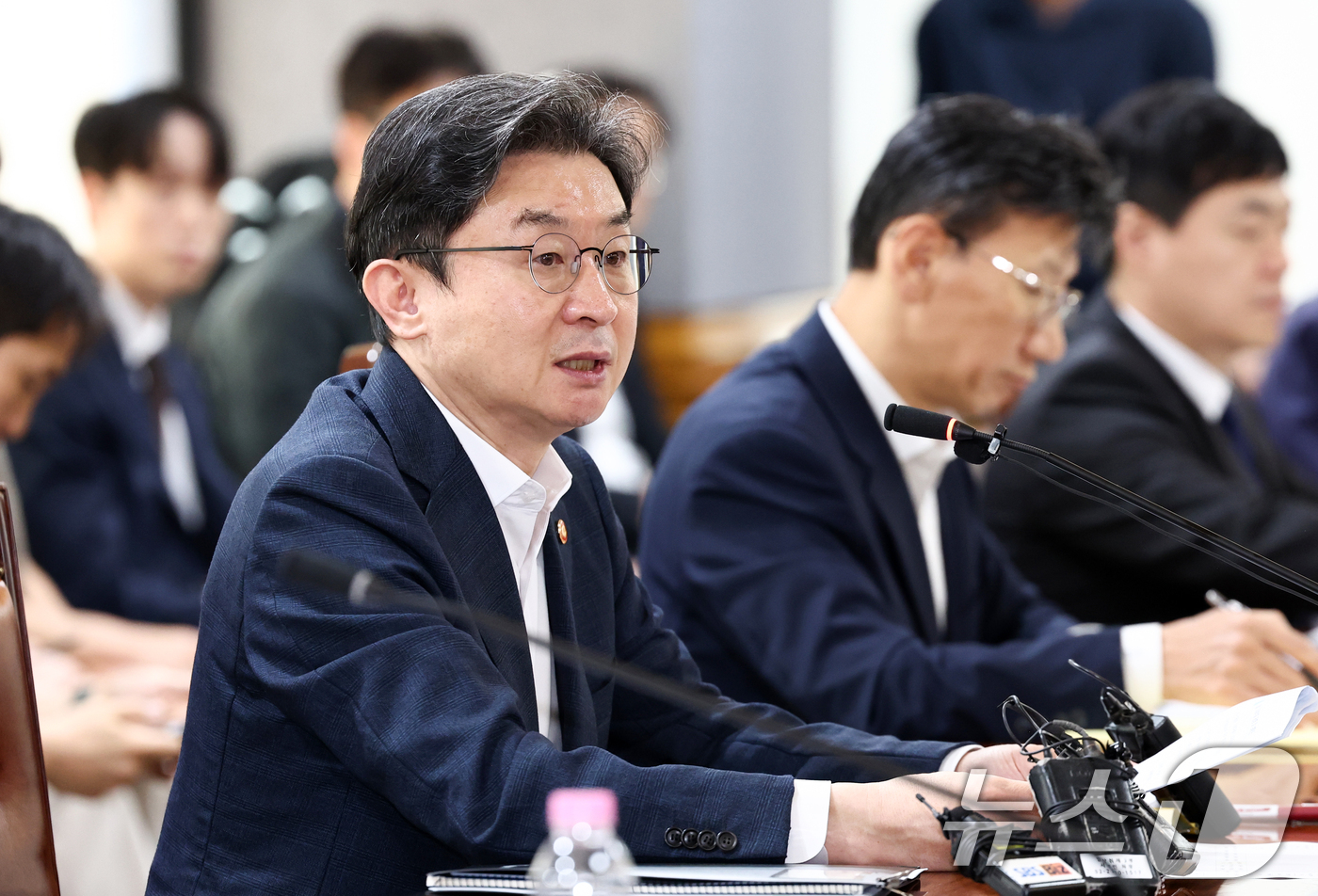 (서울=뉴스1) 최지환 기자 = 이억원 금융위원장이 14일 서울 중구 은행회관에서 열린 확대 가계부채 점검회의에서 발언하고 있다. 2026.8.14/뉴스1