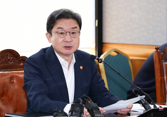 가계대출 30조 더 풀되 집단대출 '별도 관리'…청년 주거 '틈새 지원'