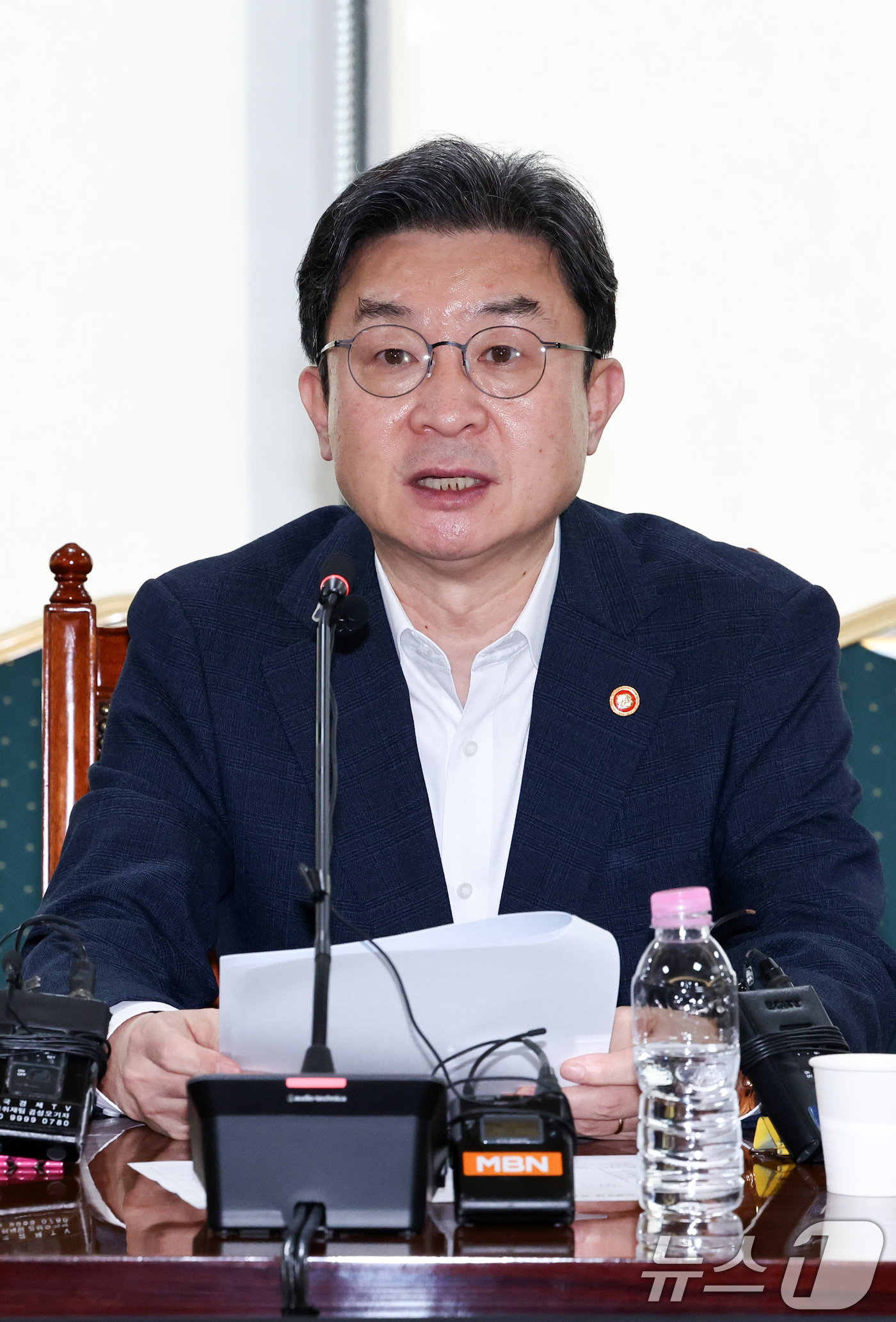 (서울=뉴스1) 최지환 기자 = 이억원 금융위원장이 14일 서울 중구 은행회관에서 열린 확대 가계부채 점검회의에서 발언하고 있다. 2026.8.14/뉴스1