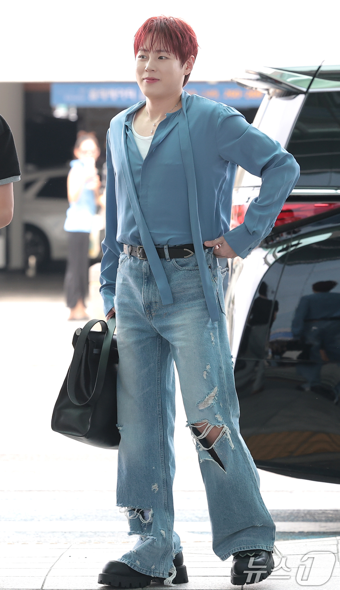 (인천공항=뉴스1) 권현진 기자 = 워너원 하성운이 해외 일정을 위해 14일 인천국제공항 2터미널을 통해 미국으로 출국하고 있다. 2026.8.14/뉴스1