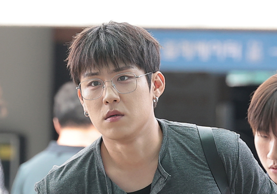 워너원 박우진, 출국하는 섹시 베이비