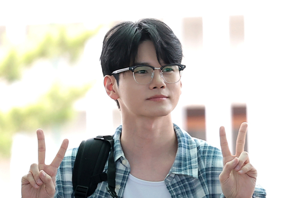 옹성우, 개구쟁이 브이