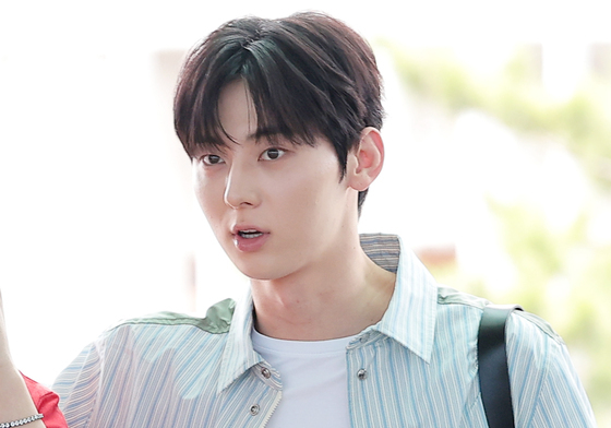 황민현, 순정만화 주인공