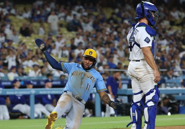 '9회 3득점' MLB 밀워키, 다저스에 극적 뒤집기…배지환 결장