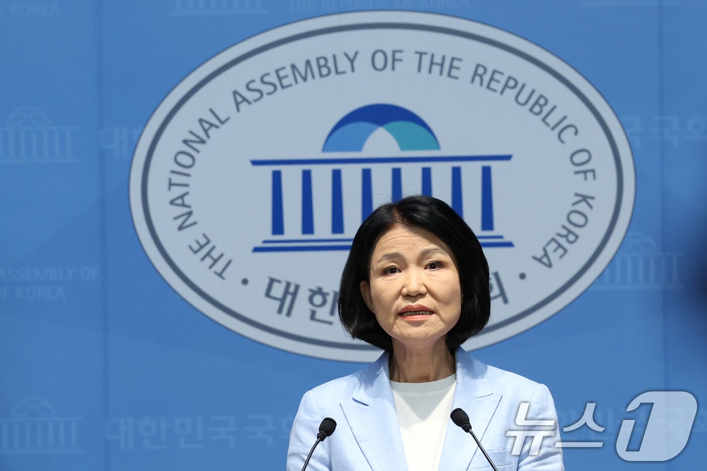 본문 이미지 - 이진숙 국민의힘 의원이 14일 오후 서울 여의도 국회 소통관에서 5·18 민주화운동 관련 기자회견을 하고 있다. 2026.8.14 ⓒ 뉴스1 황기선 기자