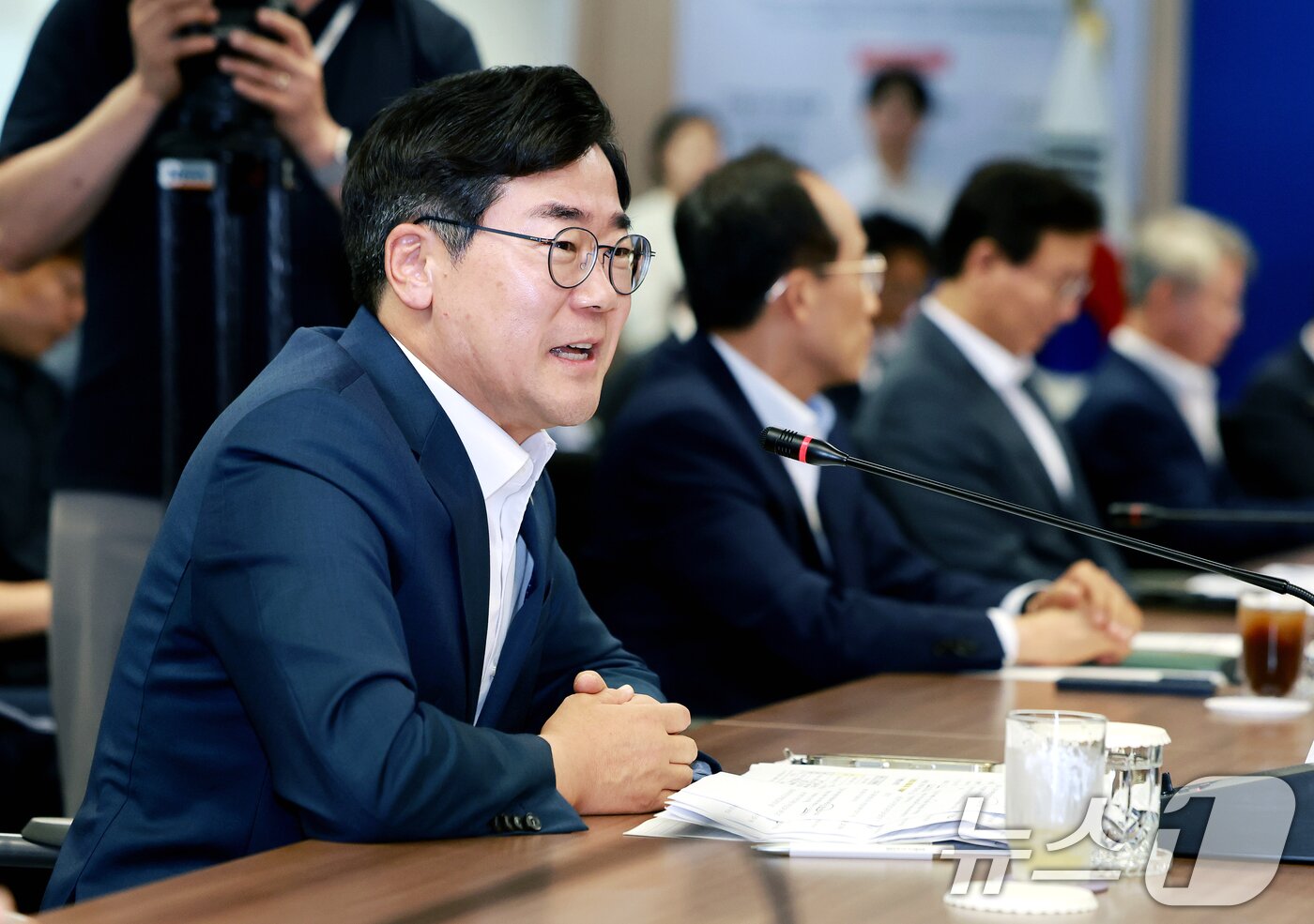 본문 이미지 - 박찬대 인천시장이 14일 서울 종로구 광화문빌딩에서 열린 제61차 대한민국시도지사협의회 정기총회에서 인사말을 하고 있다. 2026.8.14 ⓒ 뉴스1 이호윤 기자