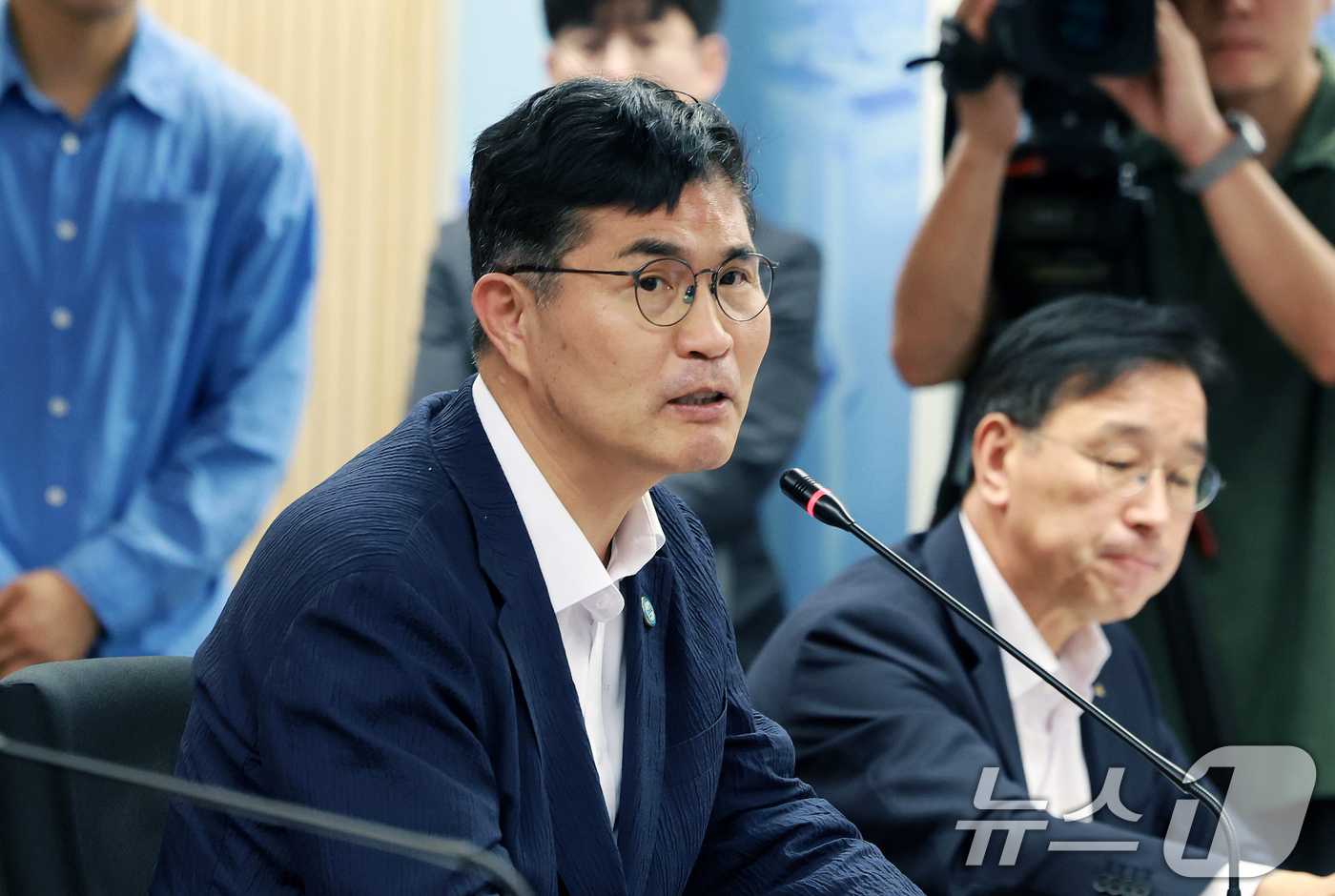 (서울=뉴스1) 이호윤 기자 = 이원택 전북도지사가 14일 서울 종로구 광화문빌딩에서 열린 제61차 대한민국시도지사협의회 정기총회에서 인사말을 하고 있다. 2026.8.14/뉴스1 …