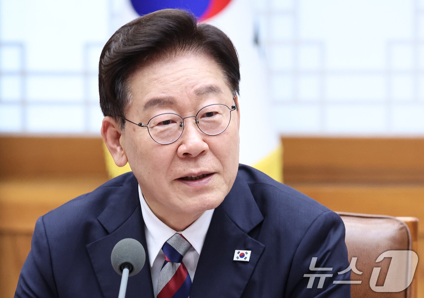 본문 이미지 - 이재명 대통령이 14일 청와대에서 열린 청년정책 대전환을 위한 청년정책 전문가 간담회에서 발언하고 있다. (청와대통신사진기자단) 2026.8.14 ⓒ 뉴스1 이재명 기자