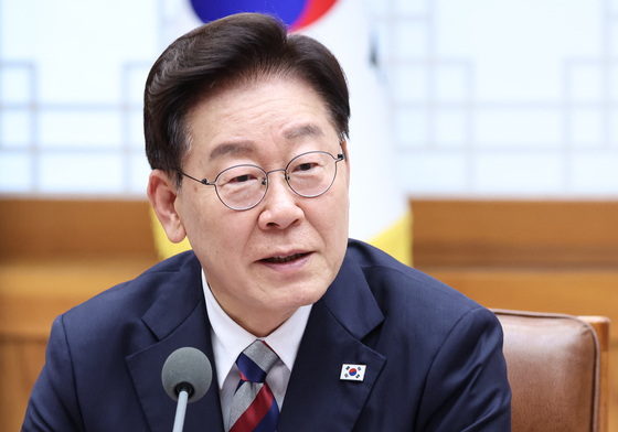 [속보] 李대통령 "개헌, 국회서 정해야…4년 중임·연임 입장 변함없어"