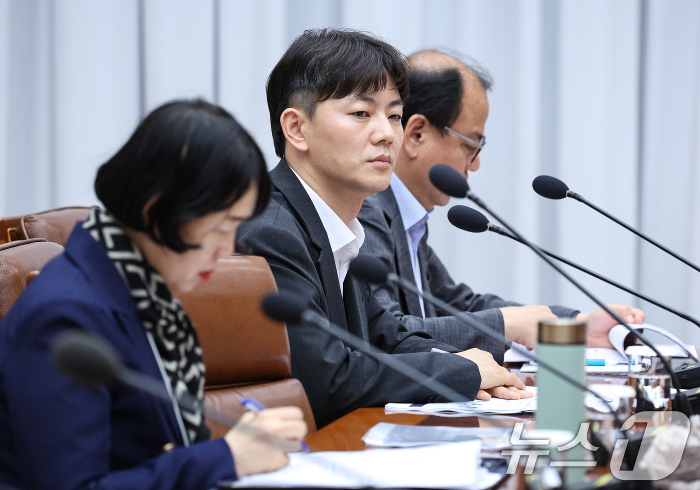 (서울=뉴스1) 이재명 기자 = 김태원 청년미래비서관이 14일 청와대에서 열린 청년정책 대전환을 위한 청년정책 전문가 간담회에 참석해 있다. (청와대통신사진기자단) 2026.8.1 …