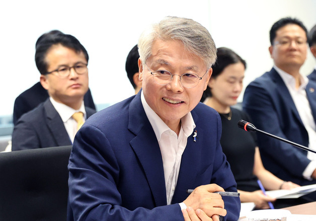 민형배 통합특별시장 "통합은 큰 도전…성과·애로 나누겠다"