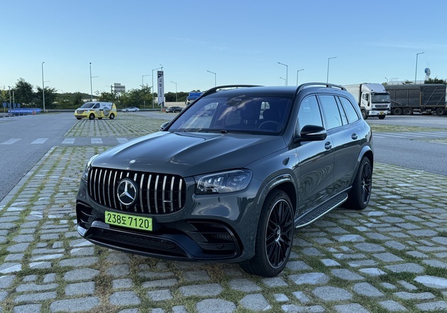 "벤츠 부드러움+고성능+대형 패밀리카"…메르세데스-AMG GLS 63
