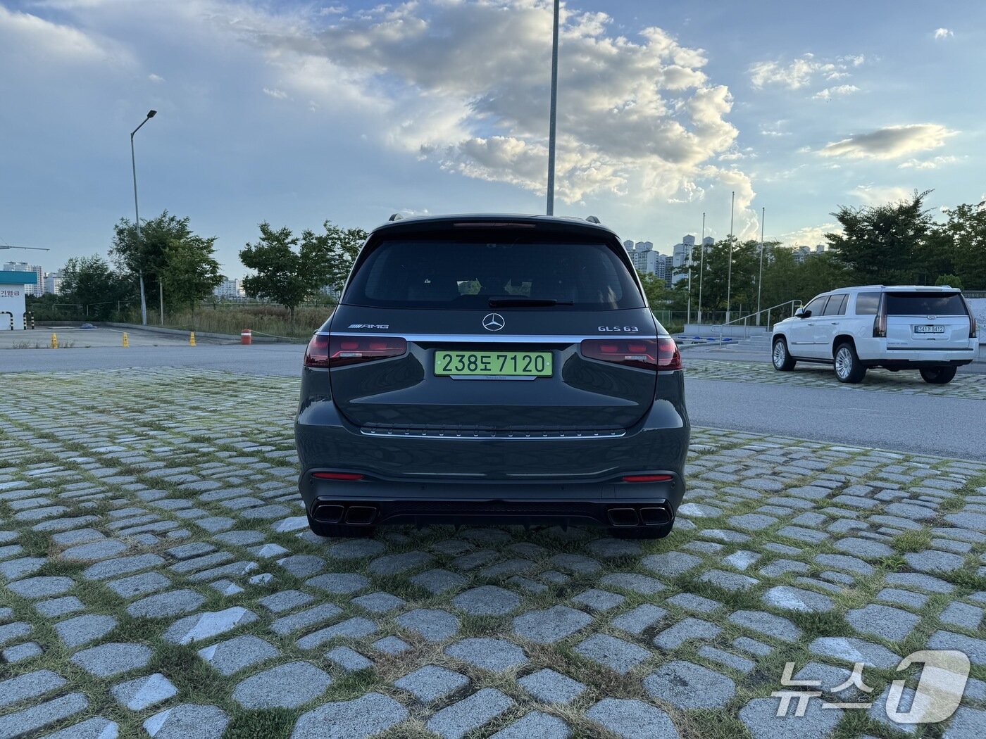 본문 이미지 - 메르세데스-AMG GLS 63 ⓒ 뉴스1 박종홍 기자