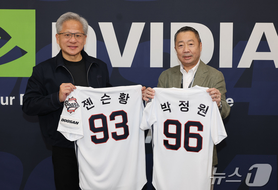 박정원 두산 회장, 상반기 보수 456억…주가 올라 RSU 평가액 상승