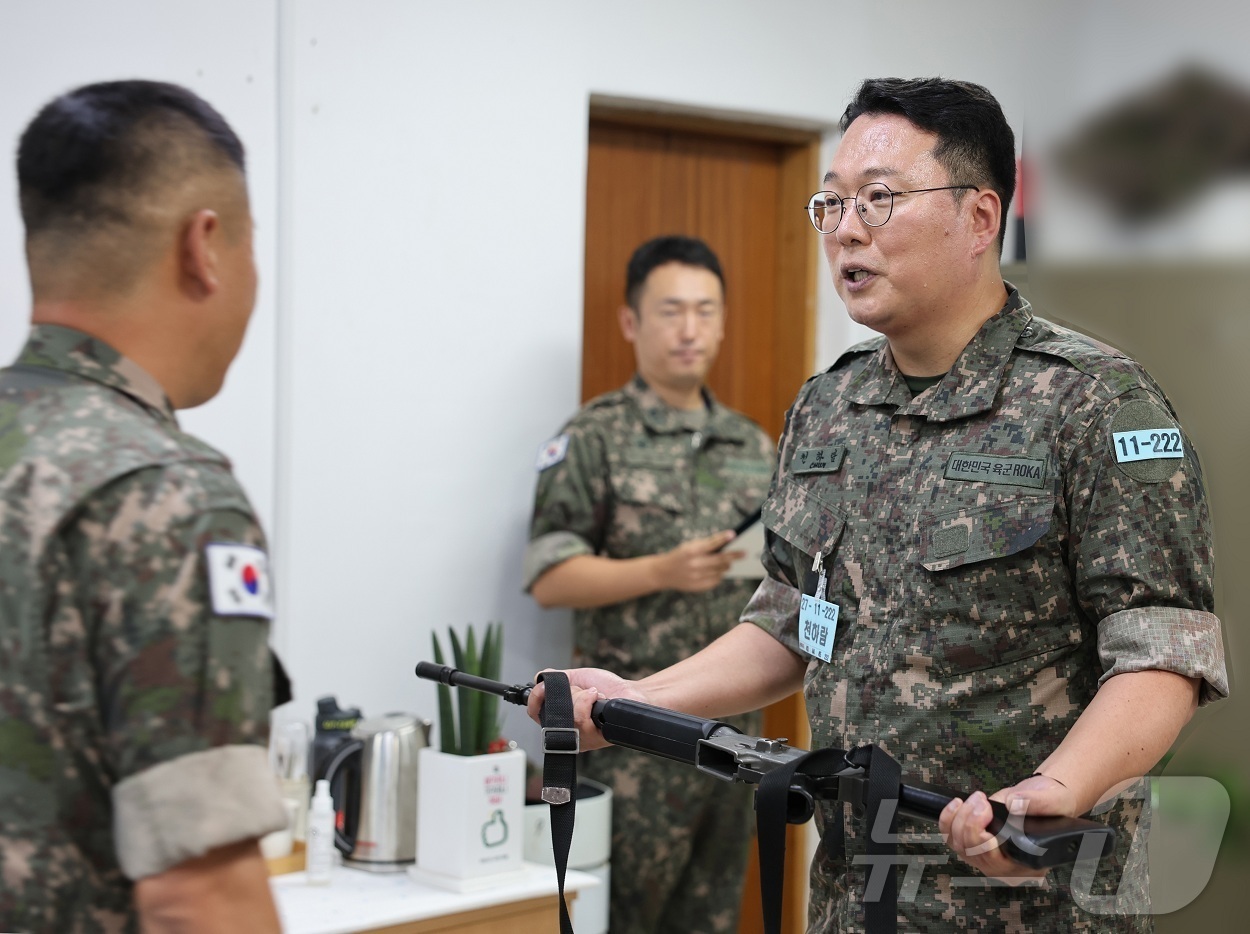 (서울=뉴스1) = 제22대 후반기 국회에서 국방위원회에 배치된 일환으로 논산 육군훈련소에서 2박 3일간 신병 교육을 체험한 천하람 개혁신당 원내대표가 14일 소회를 공개했다.사진 …