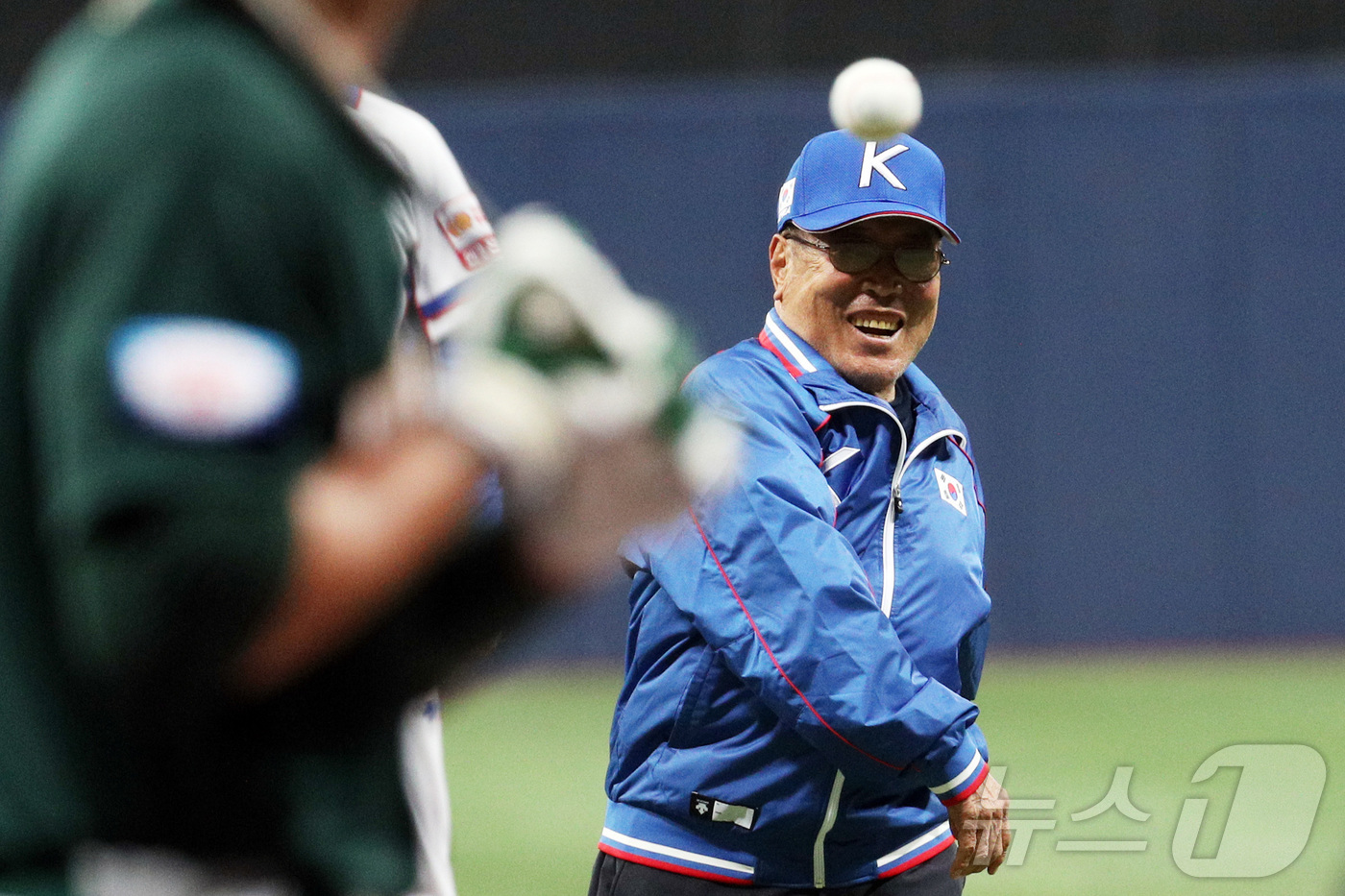 (서울=뉴스1) = 한국 프로야구사 유일한 '4할 타자'로 남아 있는 백인천 전 감독이 뇌경색 악화로 15일 오전 6시41분 충남 천안 단국대병원에서 별세했다. 향년 83세.한국야 …