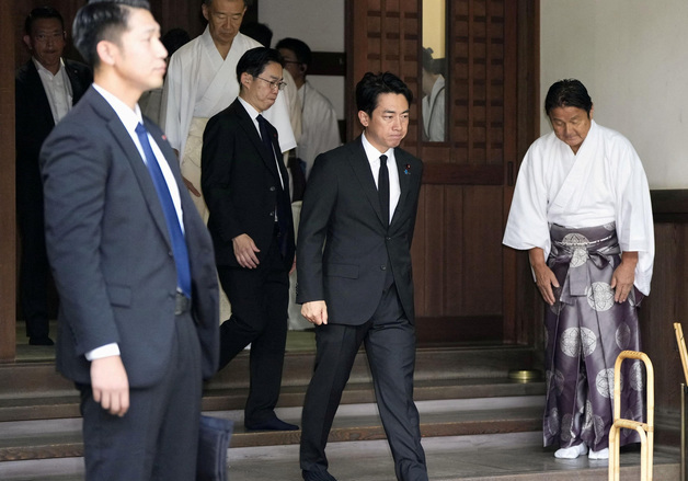 與 "다카이치 내각 '광복절 야스쿠니 도발' 규탄…피해자 앞 사죄하라"