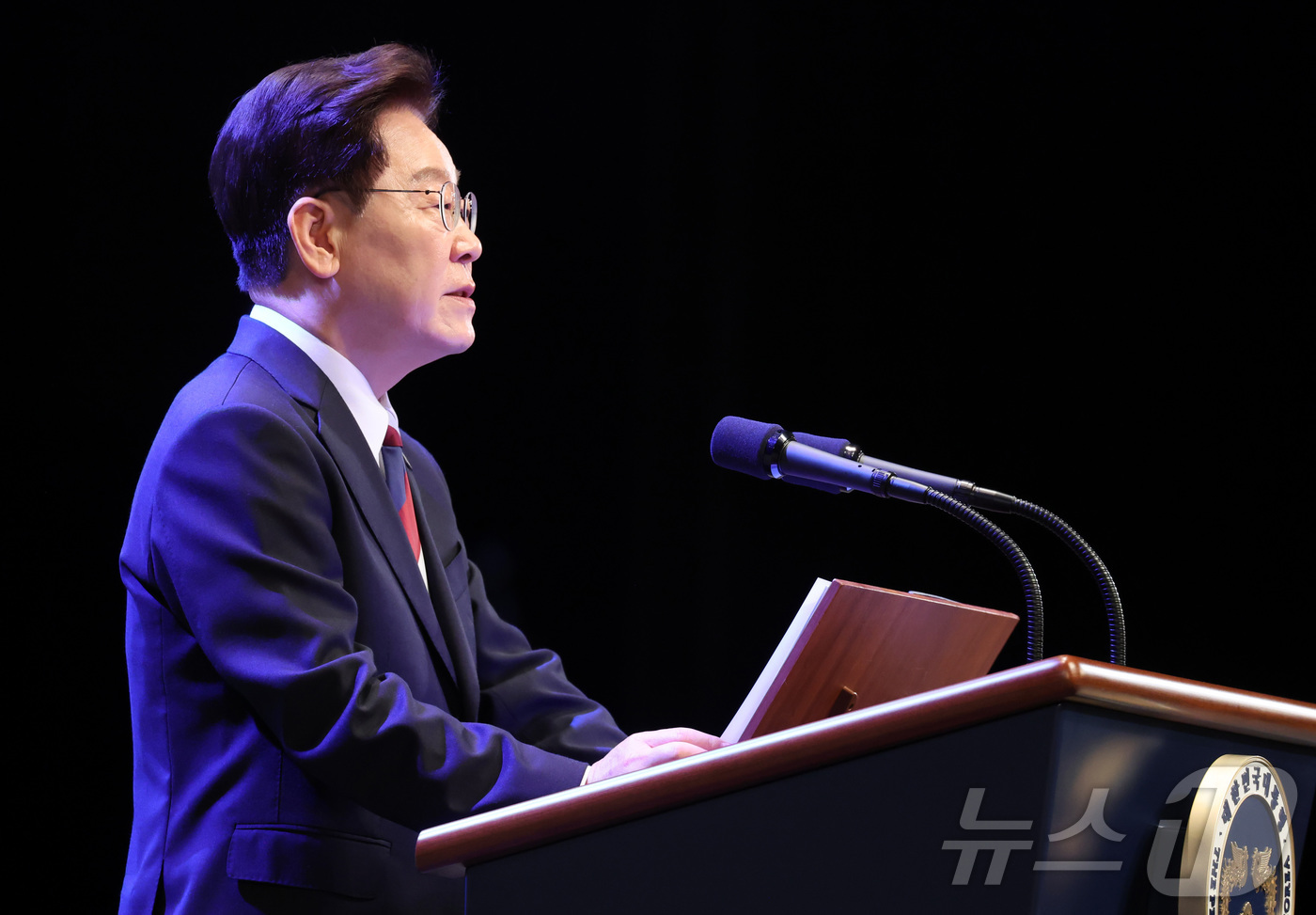 (서울=뉴스1) 이재명 기자 = 이재명 대통령이 15일 서울 종로구 세종문화회관에서 열린 제81주년 광복절 경축식에서 경축사를 하고 있다. 2026.8.15/뉴스1