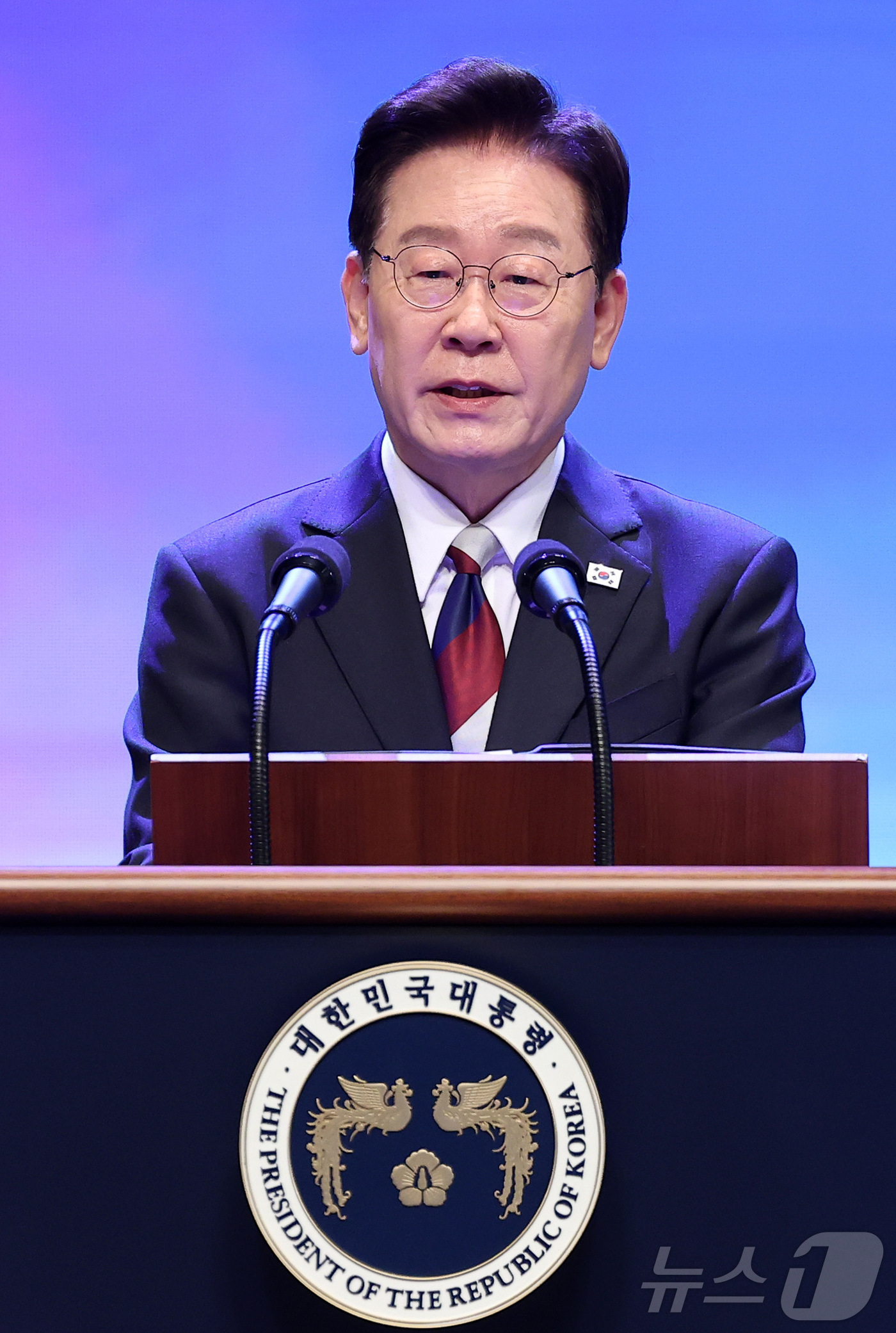 (서울=뉴스1) 이재명 기자 = 이재명 대통령이 15일 서울 종로구 세종문화회관에서 열린 제81주년 광복절 경축식에서 경축사를 하고 있다. 2026.8.15/뉴스1