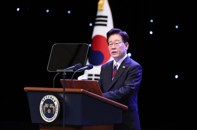 "오래된 전쟁 끝내자"…李, '평화체제→북핵 중단' 승부수