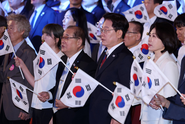 李대통령 "친일·반민족 행위자 부당축적 재산 조사·환수…책임 묻겠다"