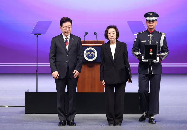 이재명 대통령, 백범 김구 선생 부인 고 최준례 여사에게 건국훈장 애족장 수여