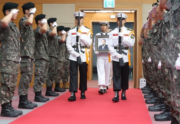 "다시 태어나도 독립운동"…광복절에 마지막 길 떠난 이석규 애국지사