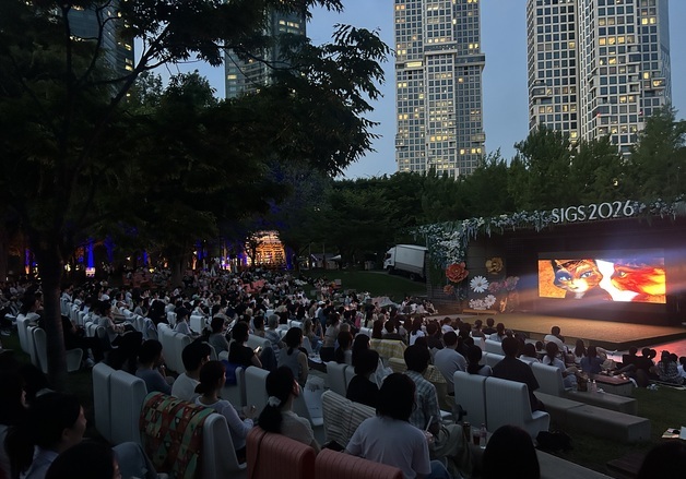 "서울숲에 800만명 몰렸다"…정원박람회, 가을밤엔 영화·버스킹 즐긴다