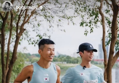 션, 올해 광복절에도 81.5km 달렸다…박보검도 참여 [N샷]
