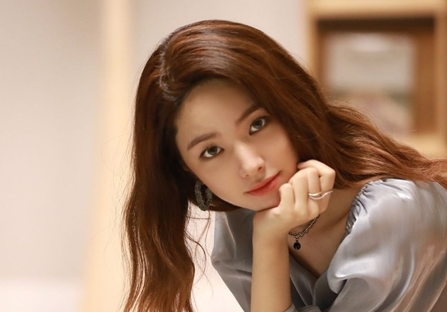 생일 하루 전 '친일파 핏줄' 알려진 하영…"눈물 흘려 드라마 촬영 중단"(상보)