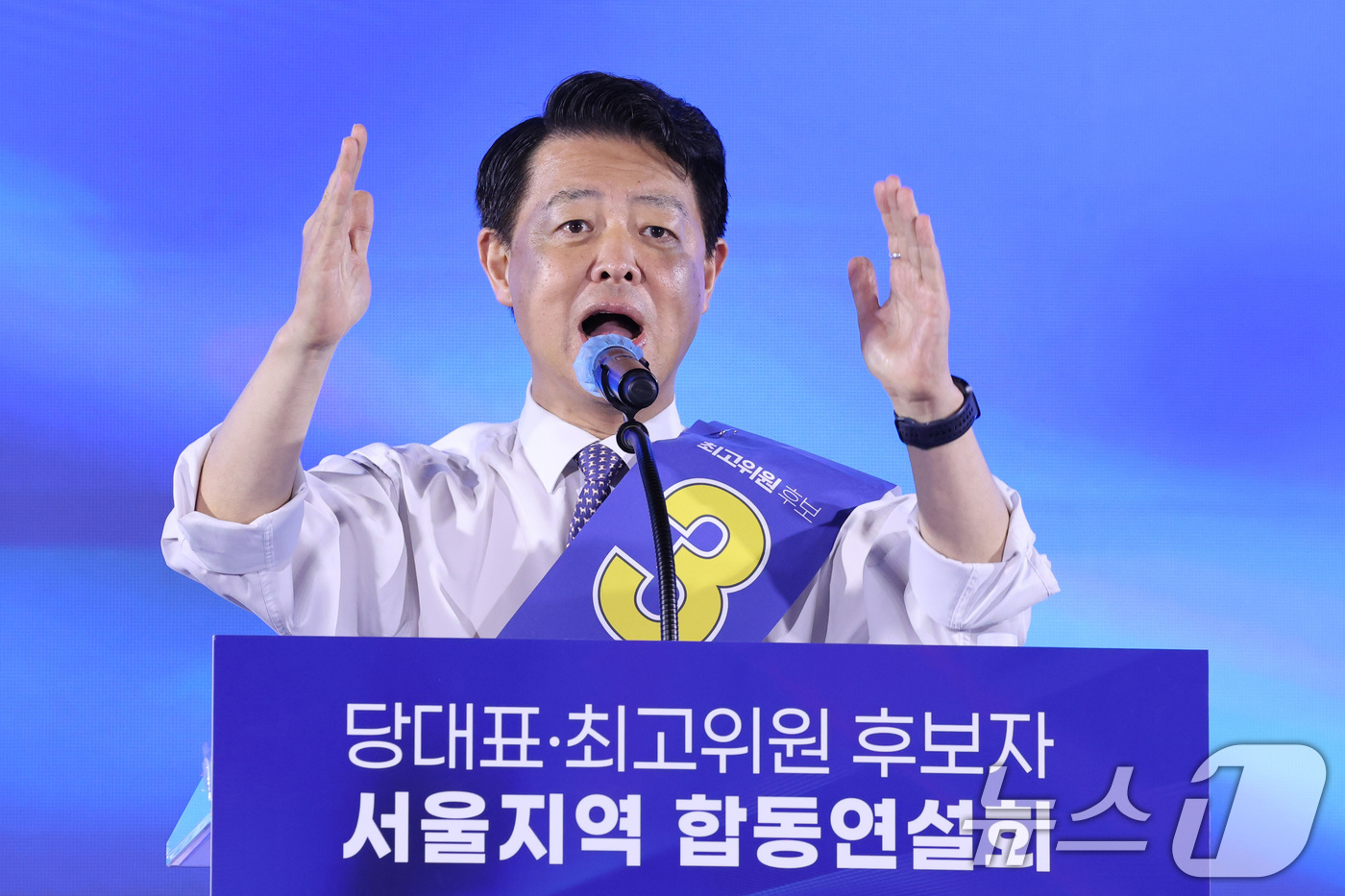 (고양=뉴스1) 신웅수 기자 = 김영호 더불어민주당 최고위원 후보가 16일 경기 고양시 킨텍스에서 열린 더불어민주당 당대표·최고위원 선출을 위한 서울 지역 순회경선 합동연설회에서 …
