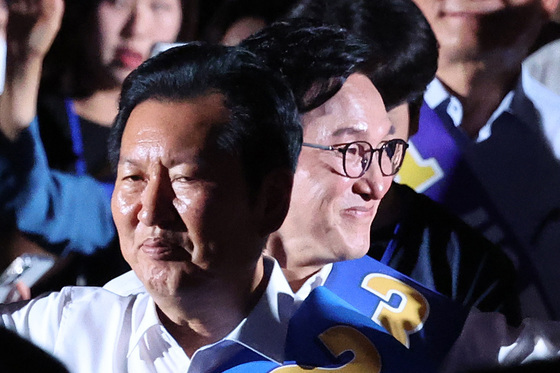 연설회 입장하는 김민석·정청래