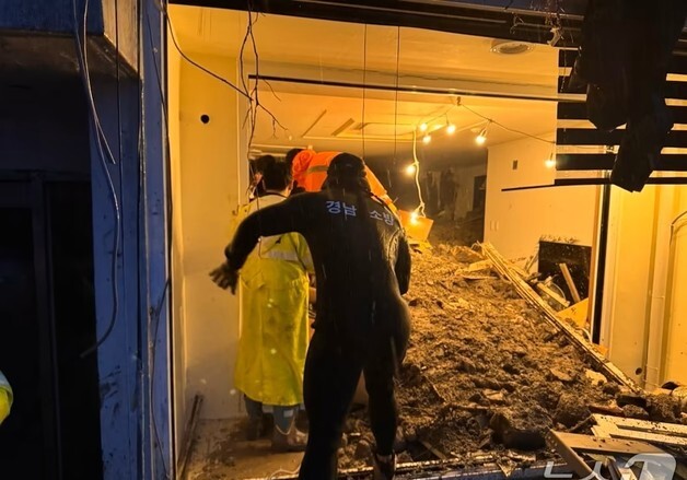 거제 산사태 '구조작업 진행중'