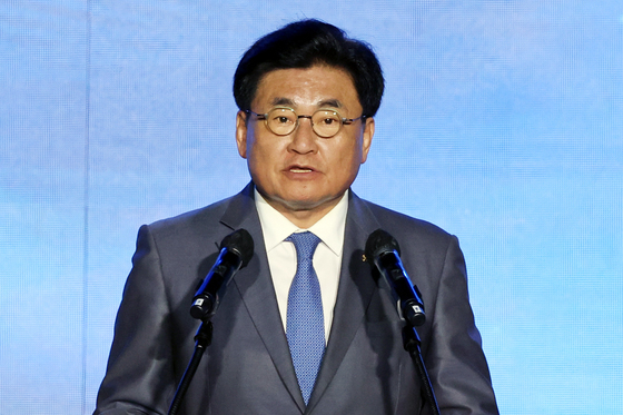 인사말하는 소병훈 선관위원장